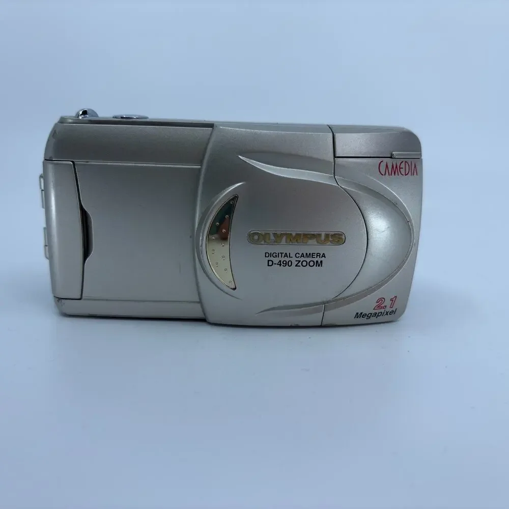 Olympus Camedia D-490 Zoom 2.1MP Digital Camera 3X Optical Zoom For Parts